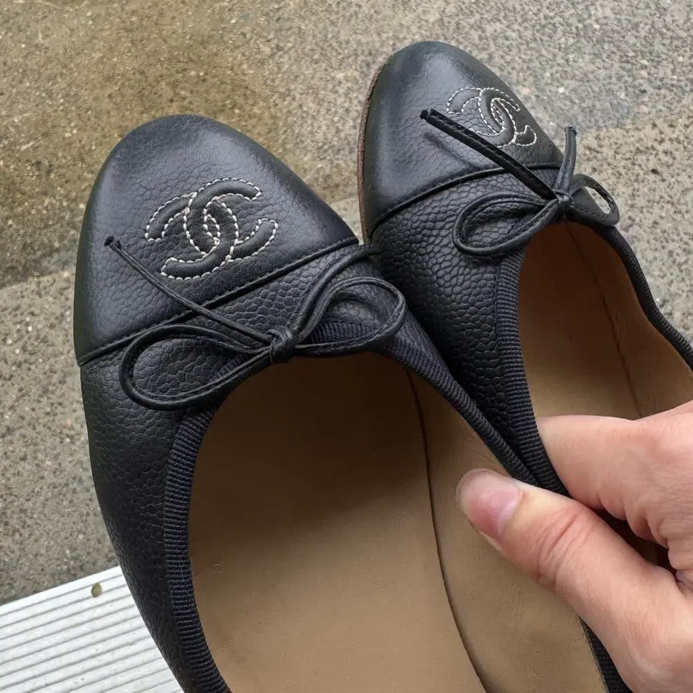 Authentic Chanel 37.5 Dark Navy Blue (Like Black) Ballet Flats Caviar Leather CC